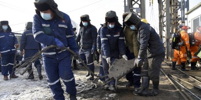 Θρίλερ στην Κίνα: Εργάτες εγκλωβίστηκαν σε ορυχείο