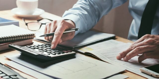 Επίδομα 400 ευρώ: Πώς θα το πάρουν οι επιστήμονες