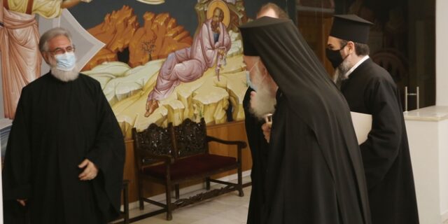 ΚΙΝΑΛ: Αδιανόητο να ζητά εξαιρέσεις η Ιερά Σύνοδος