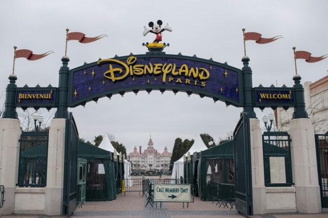 Disneyland: Αναβάλλει την επαναλειτουργία της λόγω του κορονοϊού