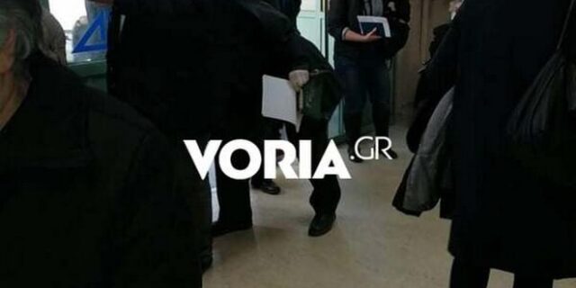Θεσσαλονίκη: Μεγάλος συνωστισμός σε εμβολιαστικό κέντρο