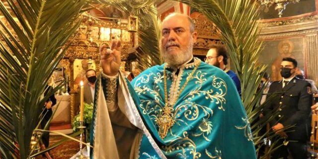 Μύκονος: Βουλευτής στην εκκλησία παρά την απαγόρευση