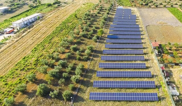 Κομισιόν: Επενδύει σε ελληνική εταιρεία καινοτόμων φωτοβολταϊκών για θερμοκήπια