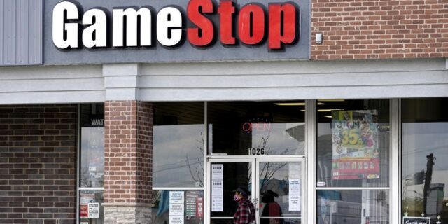 GameStop: Πώς οι ερασιτέχνες επενδυτές γκρεμοτσάκισαν τα hedge funds της Wall Street