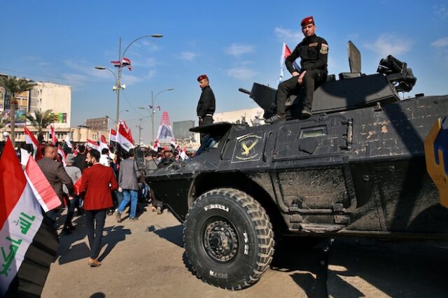 Ιράκ: Ένας αστυνομικός νεκρός και δεκάδες τραυματίες σε αντικυβερνητικές κινητοποιήσεις
