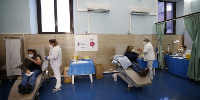 Κορονοϊός – Ιταλία: Ετοιμάζει πιστοποιητικό ελεύθερης κυκλοφορίας των εμβολιασμένων