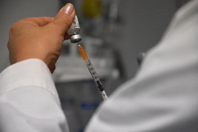 Εμβόλιο Johnson & Johnson: Οι πρώτες δόσεις θα μπορούσαν να είναι διαθέσιμες στην ΕE τον Απρίλιο