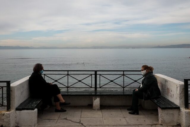 Διατηρούνται οι νοτιάδες και ανεβαίνει κι άλλο η θερμοκρασία