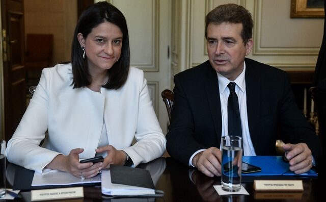 ΣΥΡΙΖΑ: Έλλειμμα δημοκρατίας και αυταρχισμός “όποια πέτρα κι αν σηκώσεις”