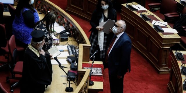 Βουλή: Ορκίστηκε ο Παναγιώτης Κουρουμπλής