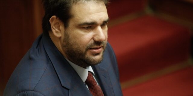 Ανασχηματισμός: “Ξήλωμα” στο Εσωτερικών και μετακόμιση Λιβάνιου στο Μαξίμου