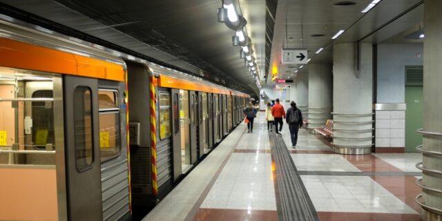 Αρνητές μάσκας γρονθοκόπησαν υπάλληλο του Μετρό