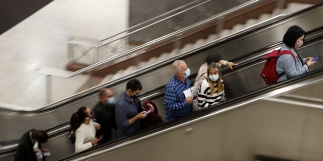 Κορονοϊός: Προβληματισμός από τις μεταλλάξεις – Έκτακτη σύσκεψη στο Υπουργείο Υγείας
