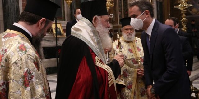 Μητσοτάκης προς Εκκλησία για τα Φώτα: Ο νόμος δεν εφαρμόζεται κατά το δοκούν