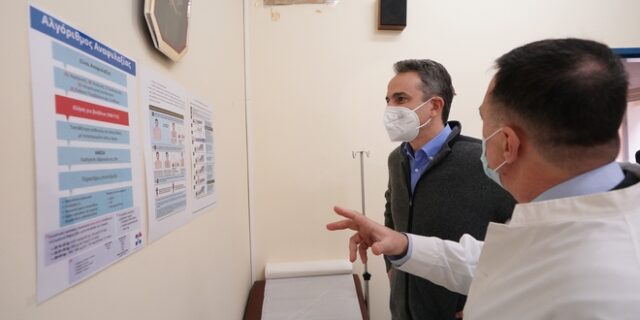 Μητσοτάκης: Έχουν εμβολιαστεί πάνω από 140.000 πολίτες