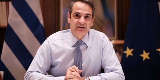 Lockdown: Το δίλημμα του ακορντεόν και η αγωνία για τα εμβόλια