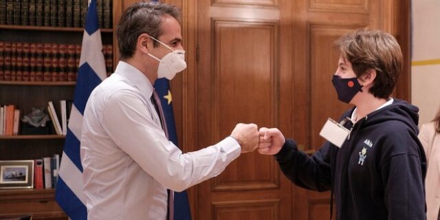 Συνάντηση Μητσοτάκη με τους χρυσούς ολυμπιονίκες της Διεθνούς Ολυμπιάδας Ρομποτικής