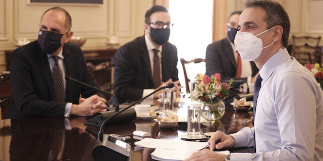 Ανοιχτό το ενδεχόμενο για 3ο lockdown άφησε ο Μητσοτάκης