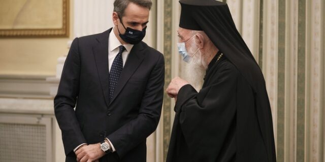 Δεν υποχωρεί ο Μητσοτάκης για τα Φώτα: Η Εκκλησία να αναλάβει τις ευθύνες της