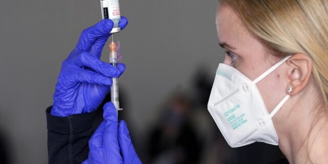Moderna: Το εμβόλιο είναι αποτελεσματικό στις μεταλλάξεις του κορονοϊού