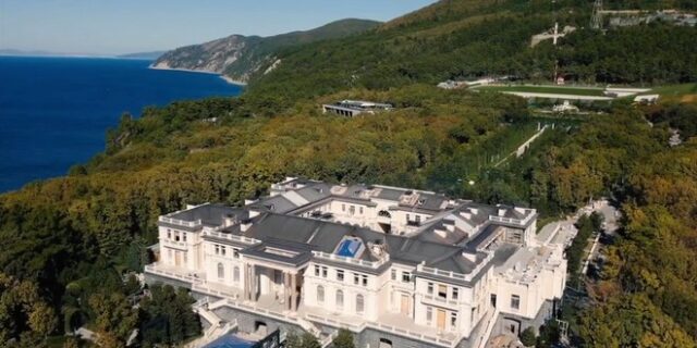 Τίνος είναι τελικά το παλάτι; Η απάντηση Πούτιν σε Ναβάλνι