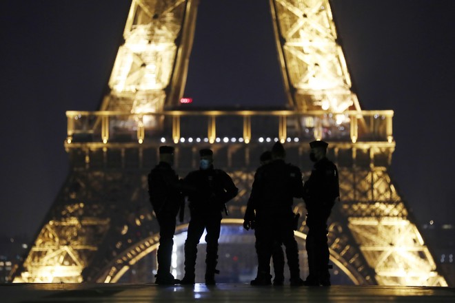 Γαλλία: Η αστυνομία διέλυσε όργιο 100 ατόμων