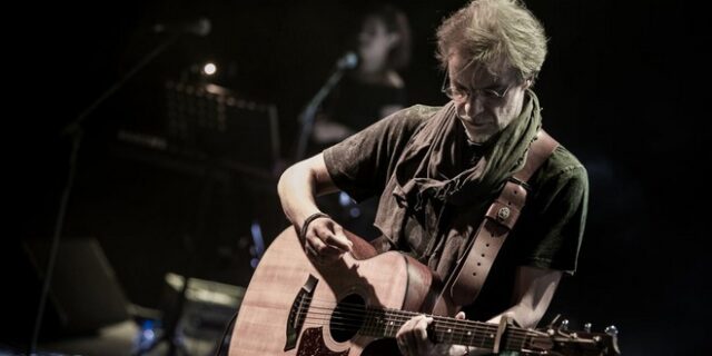 Ο Μίλτος Πασχαλίδης ζωντανά από τον Σταυρό του Νότου