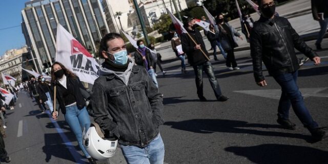 ΝΔ: Δεν πρόκειται για νέα απαγόρευση συναθροίσεων, αλλά για “χαλάρωση” των μέτρων