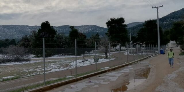 Πρόσφυγες: Εκτεθειμένοι στην κακοκαιρία –  Πάγωσε ακόμα και το νερό της βρύσης