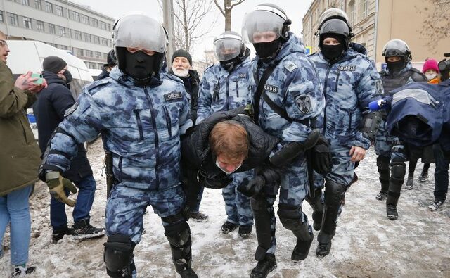Ρωσία: Οργιο καταστολής και συλλήψεων στις διαδηλώσεις για τον Ναβάλνι