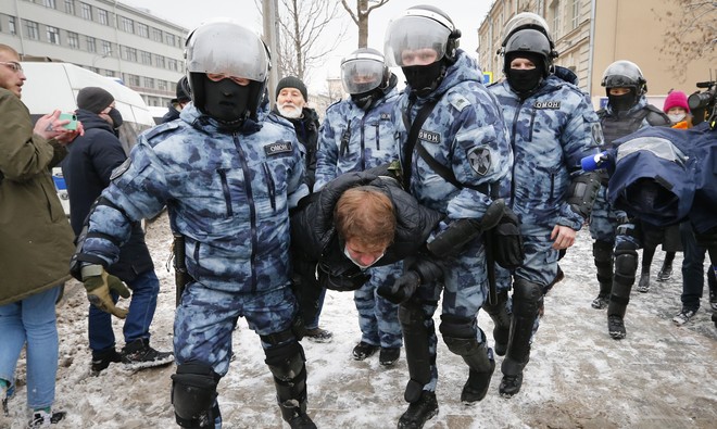Ρωσία: Οργιο καταστολής και συλλήψεων στις διαδηλώσεις για τον Ναβάλνι