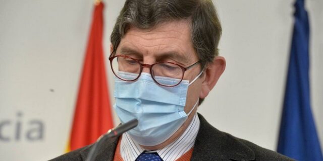 Ισπανός αξιωματούχος Υγείας παραιτήθηκε επειδή εμβολιάστηκε πριν την ώρα του
