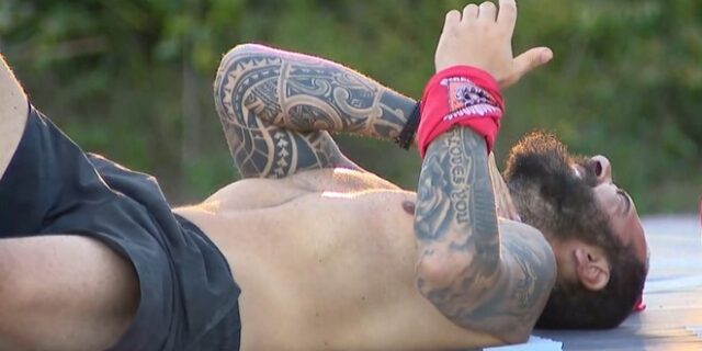 Survivor 4: Τραυματίστηκε ο Τριαντάφυλλος – Τον χτύπησε ο Καλλίδης