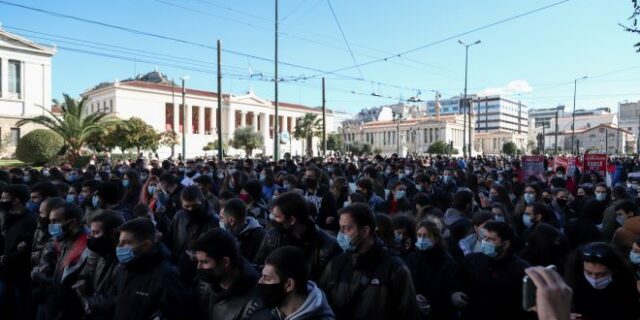 ΣΥΡΙΖΑ: Εκβιάζουν για τα δημοκρατικά δικαιώματα με την πανδημία