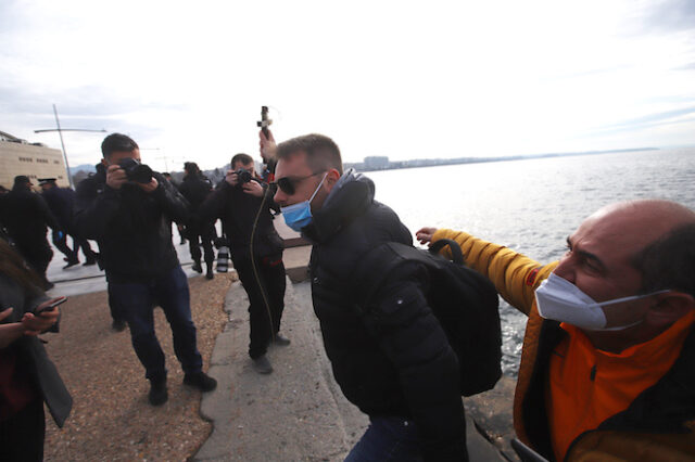 Τα Φώτα φέρνουν παράταση του lockdown και αμηχανία στην κυβέρνηση 