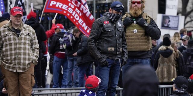 Υποστηρικτές του Τραμπ συρρέουν στην Ουάσιγκτον