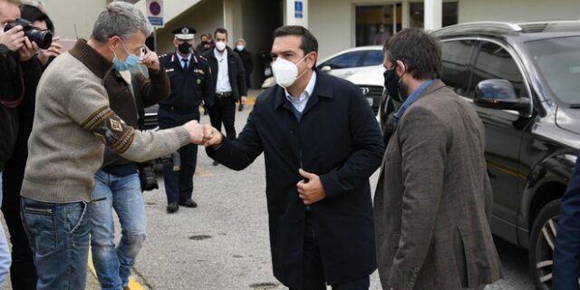 Τσίπρας σε εμπόρους: Μόνες λυσεις η μη επιστρεπτέα ενίσχυση και η γενναία ρύθμιση ιδιωτικού χρέους