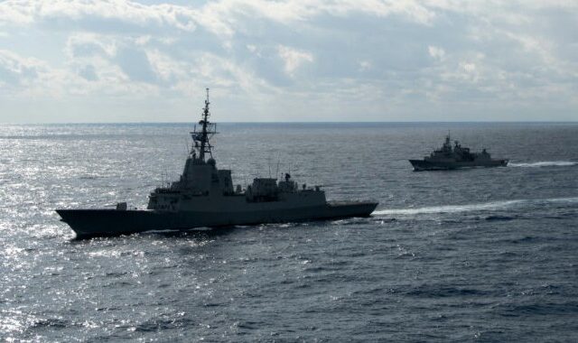 Πολεμικό Ναυτικό: Κοινή άσκηση με αιγυπτιακή φρεγάτα στην Αλεξάνδρεια