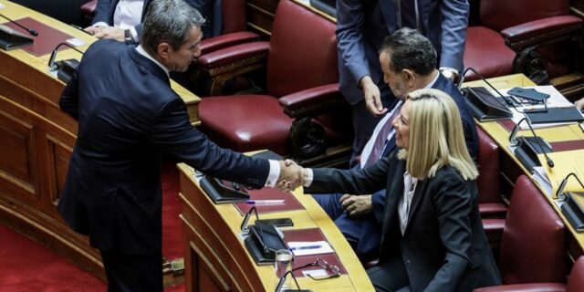 Η Φώφη Γεννηματά “καθαίρεσε” τον Λοβέρδο από κοινοβουλευτικό εκπρόσωπο