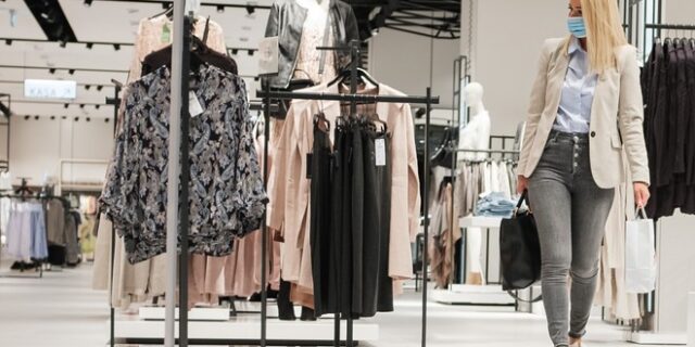 Καταστήματα: Πώς θα λειτουργούν από Δευτέρα – Όλα τα νέα μέτρα