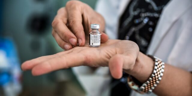 Η Bayer μπαίνει από το 2022 στην παραγωγή για το εμβόλιο της CureVac