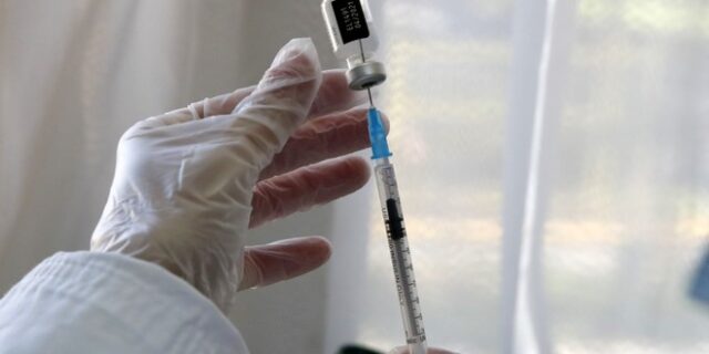 Εμβόλιο Pfizer/BioNTech: Αποτελεσματικό στη μετάλλαξη του κορονοϊού