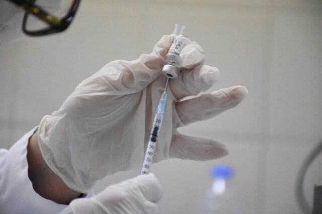 ΚΙΝΑΛ: Προσχηματικός ο διαγωνισμός της πλατφόρμας εμβολιασμών