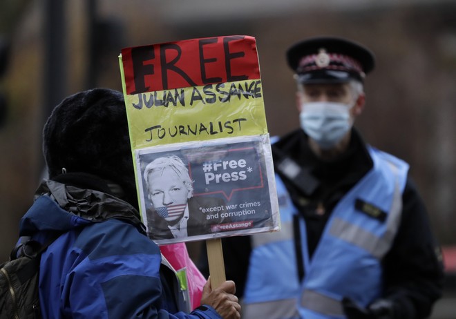 Τζουλιάν Ασάνζ: Ελεύθερος να επιστρέψει στην πατρίδα του μόλις τελειώσουν οι δικαστικές του περιπέτειες