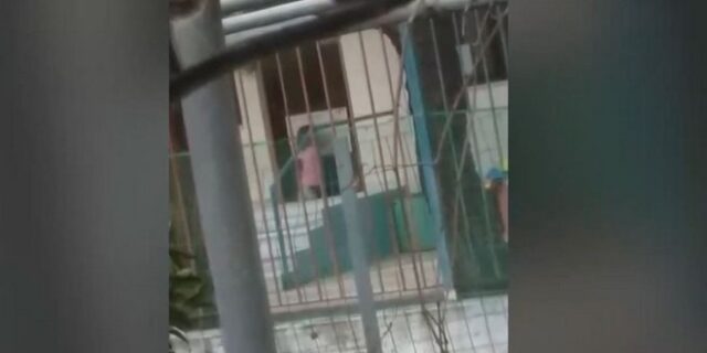 Χαλκίδα: Κανονικά στην τάξη η νηπιαγωγός που έβγαλε 4χρονη στο κρύο – Θα περάσει από ΕΔΕ