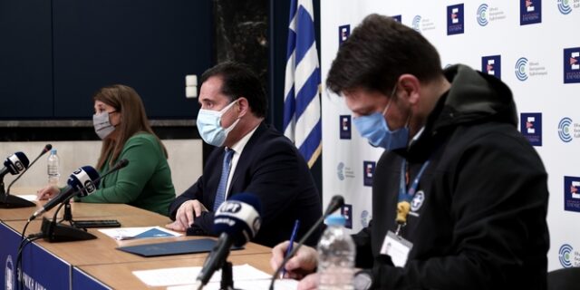 Κορονοϊός: Ο Νίκος Χαρδαλιάς ανακοινώνει τα νέα μέτρα – Στην ενημέρωση και ο Α. Γεωργιάδης