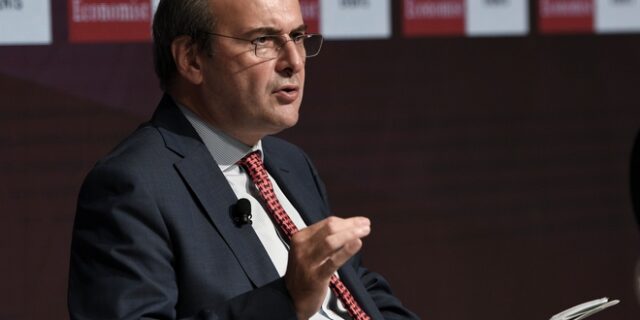 Χατζηδάκης: Προσωρινή σύνταξη για όσους έχουν υποβάλει αίτηση