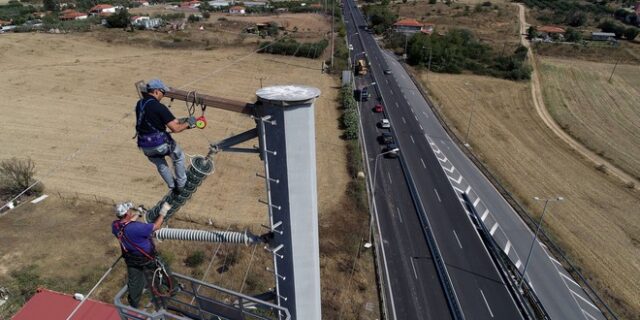 Συνεργασία ΑΔΜΗΕ – Sunlight για εγκατάσταση μπαταριών στο δίκτυο ρεύματος