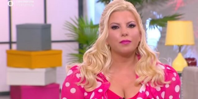 Αντελίνα Βαρθακούρη: “Ναι, κάποιες παχύναμε και τα ρούχα δεν μπορούν να κάτσουν καλά”