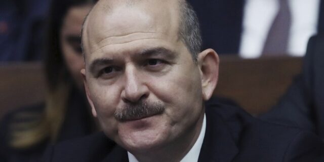 Τουρκία: Ο υπουργός Εσωτερικών αποκάλεσε τα ΛΟΑΤΚΙ άτομα “διεστραμμένους” στο Twitter